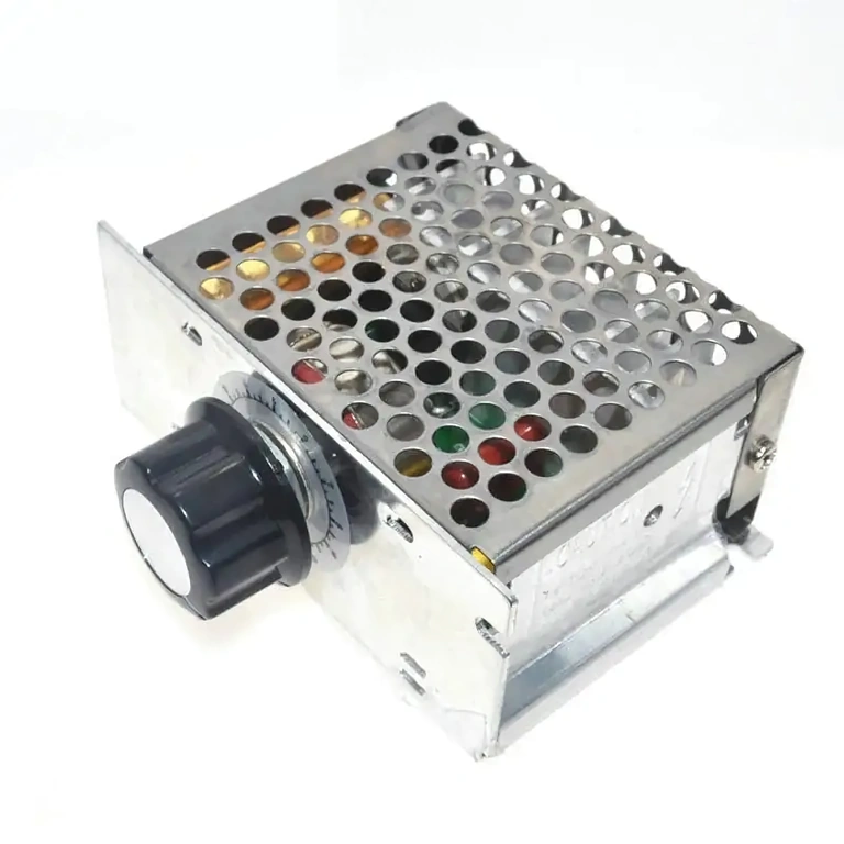 Modul variator de tensiune AC 220V prezentat dintr-un unghi lateral