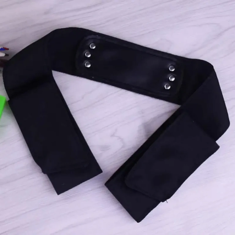 Нинджа бандана Naruto с метална плочка Нинджа бандана Naruto с метална апликация и емблема Naruto