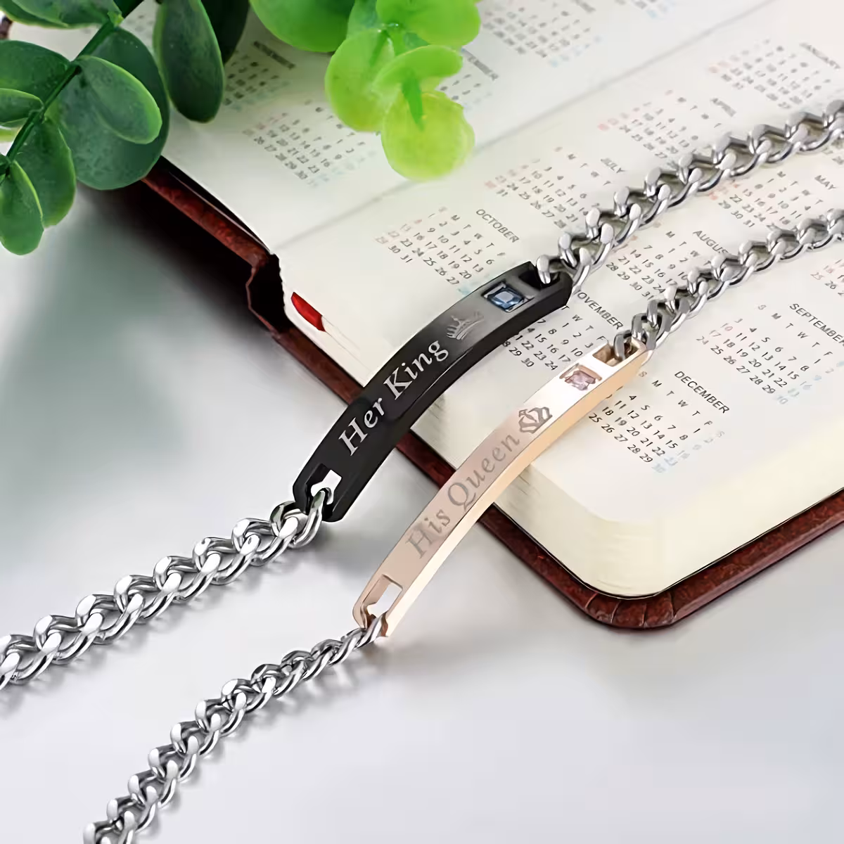 Cadou ideal pentru cuplu - set brățări Cadou romantic pentru cupluri, set brățări Her King și His Queen