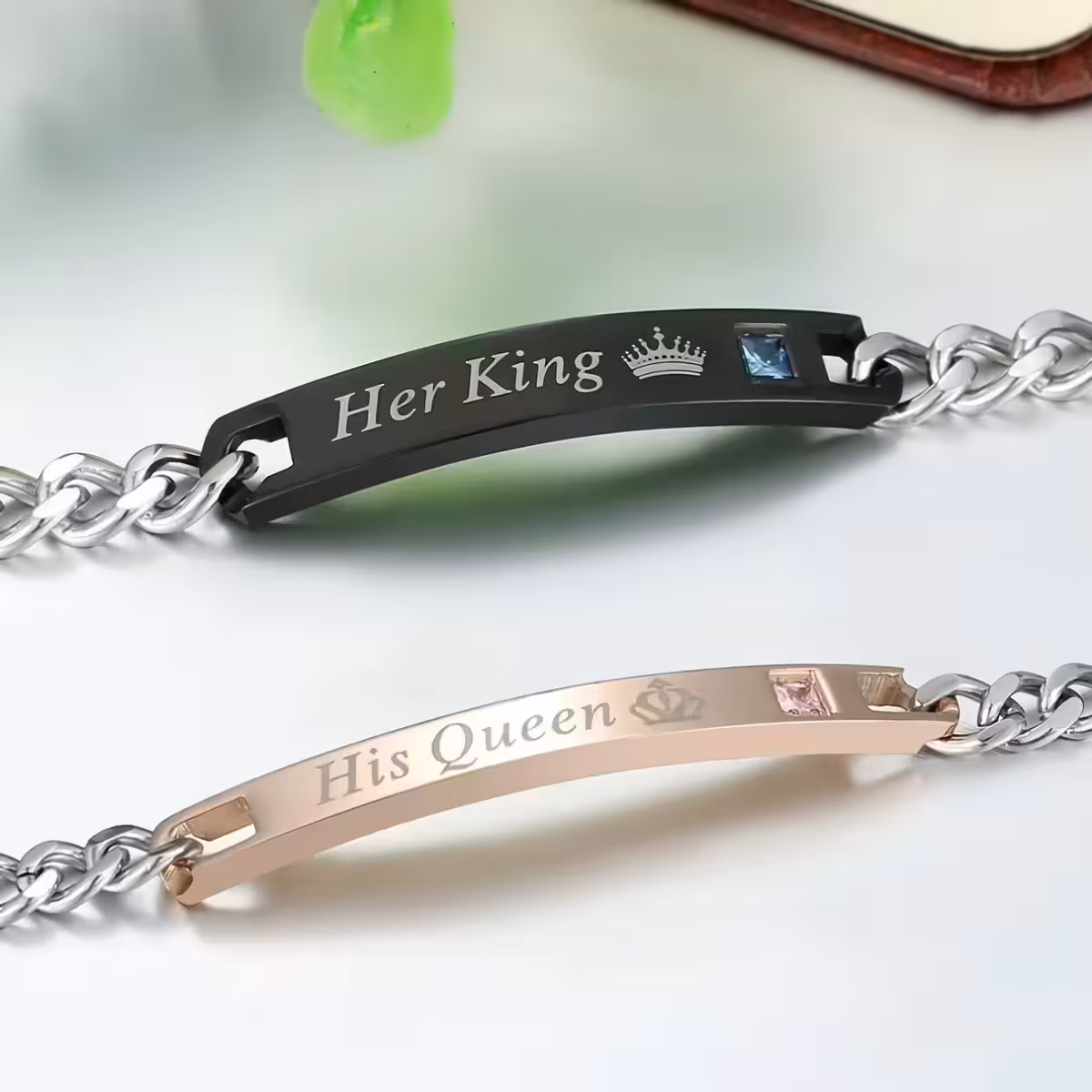 Set brățări inox pentru cuplu, Her King pentru el și His Queen pentru ea, gravate laser