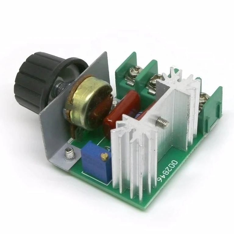 Variator tensiune reglabil 2000W Modul pentru reglarea turației și intensității cu reglaj de la 0 la 100%