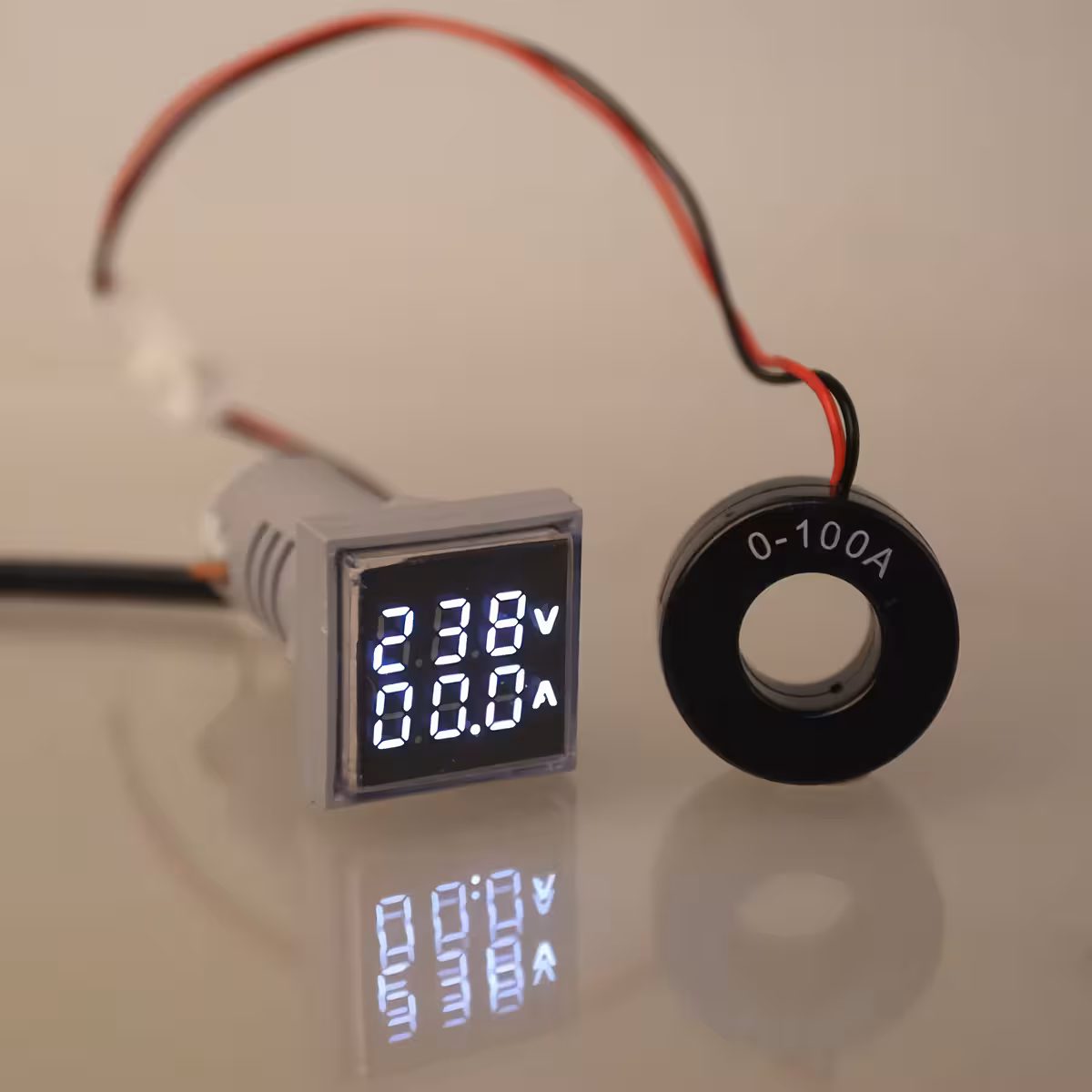 Indicator digital tensiune și curent 220V Dispozitiv pentru măsurarea consumului electric