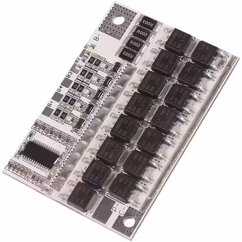 Detaljerad bild av framsidan av BMS 5S 100A-kortet, tydliga elektroniska komponenter