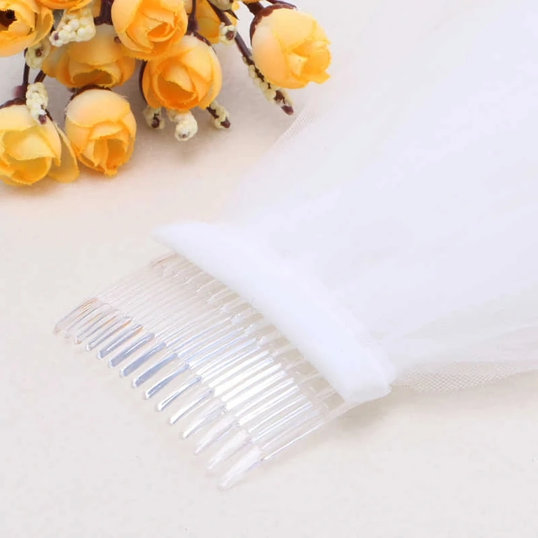 Voal spectaculos, lung, cu prindere pieptene – stil nuntă regală