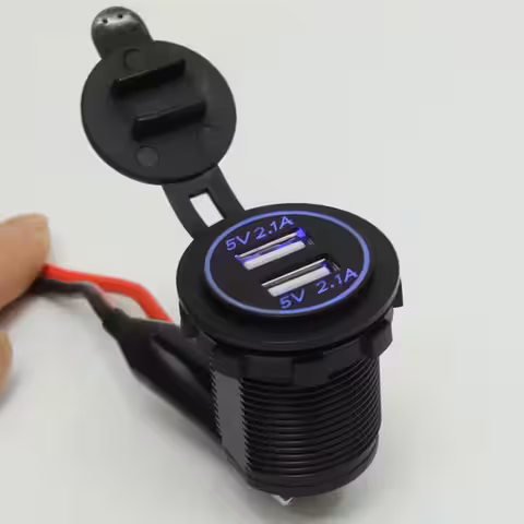 Aljzatok AUTO szivargyújtó USB dupla csatlakozóval 12V 24V töltőpanelre szerelés 2x 2.1A