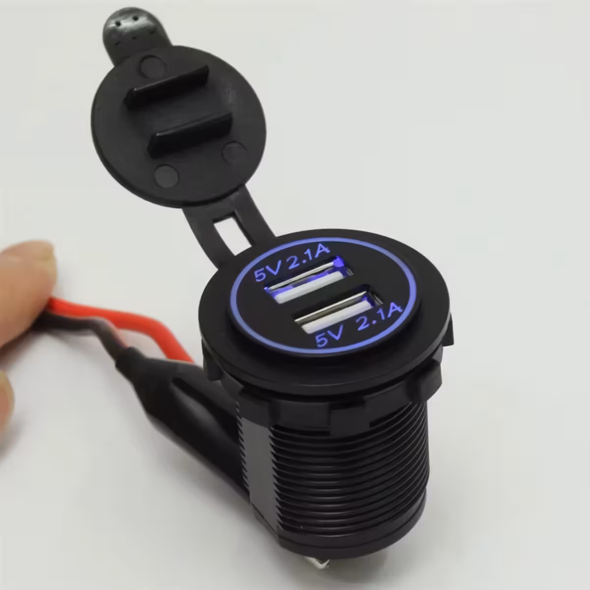 Adaptor auto USB pentru încărcare rapidă Încărcător auto rapid cu ieșiri USB duble și montaj prin panou