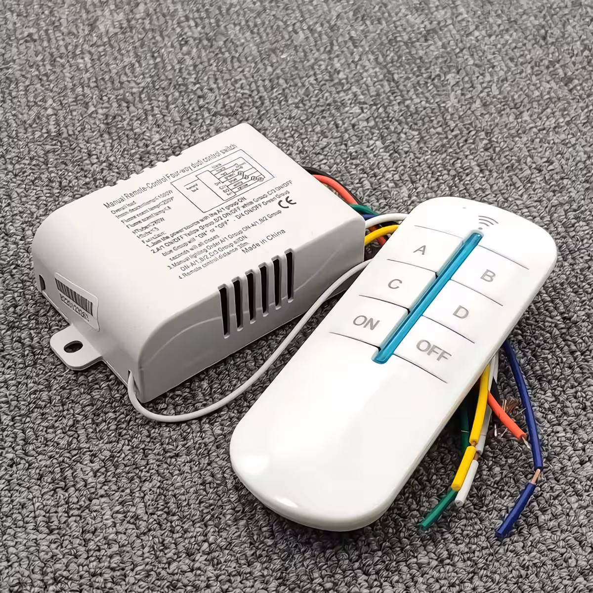 Comutator cu 4 canale pentru control lumini prin telecomandă