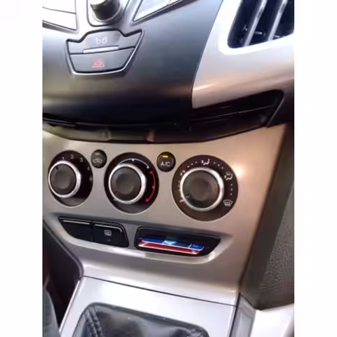 Butoane bord AC Ford Mondeo 4 Accesorii pentru bord – Ford Mondeo 2007–2013