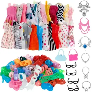 Set complet de haine, încălțăminte și accesorii pentru păpuși Barbie