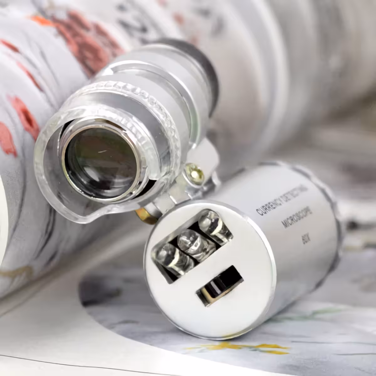 Microscop portabil cu LED și lumină ultravioletă Microscop compact portabil cu LED și lampă UV pentru inspecții detaliate