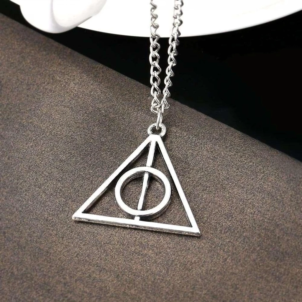 Pandantiv Lănțișor Harry Potter Deathly Hallows Triunghi Silver – Bijuterie Magică