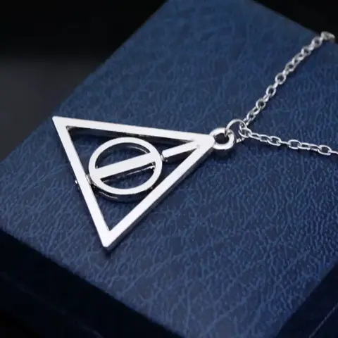 Přívěsek Řetízkový medailon HARRY POTTER Trojúhelník relikvií smrti NOVÉ STŘÍBRNÉ