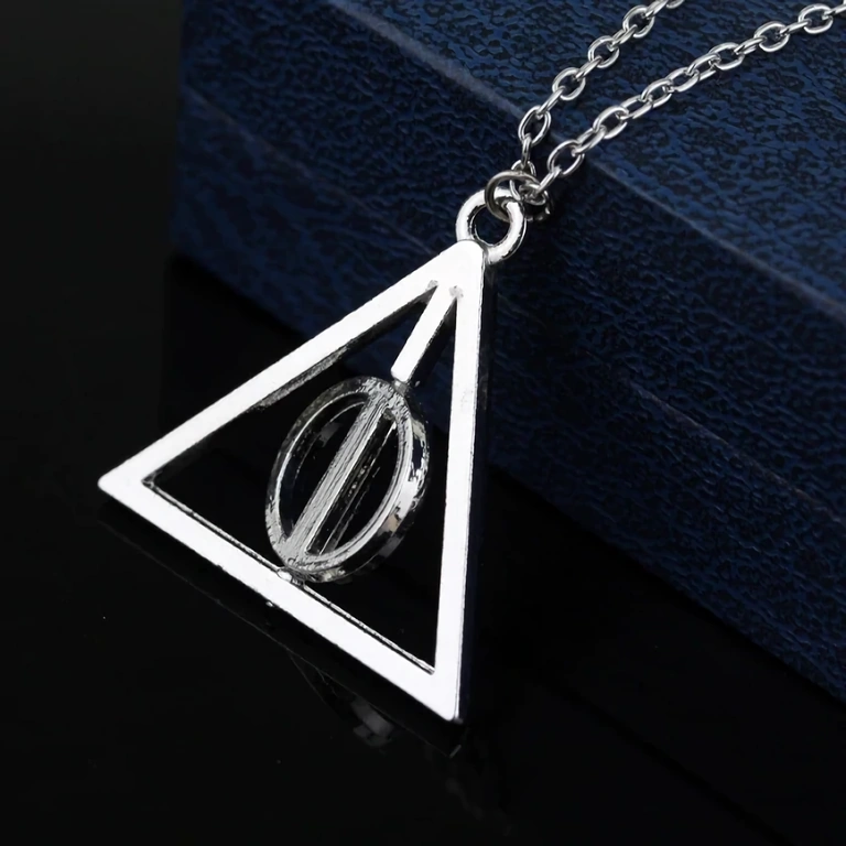 Medalion argintiu cu simbolul Deathly Hallows