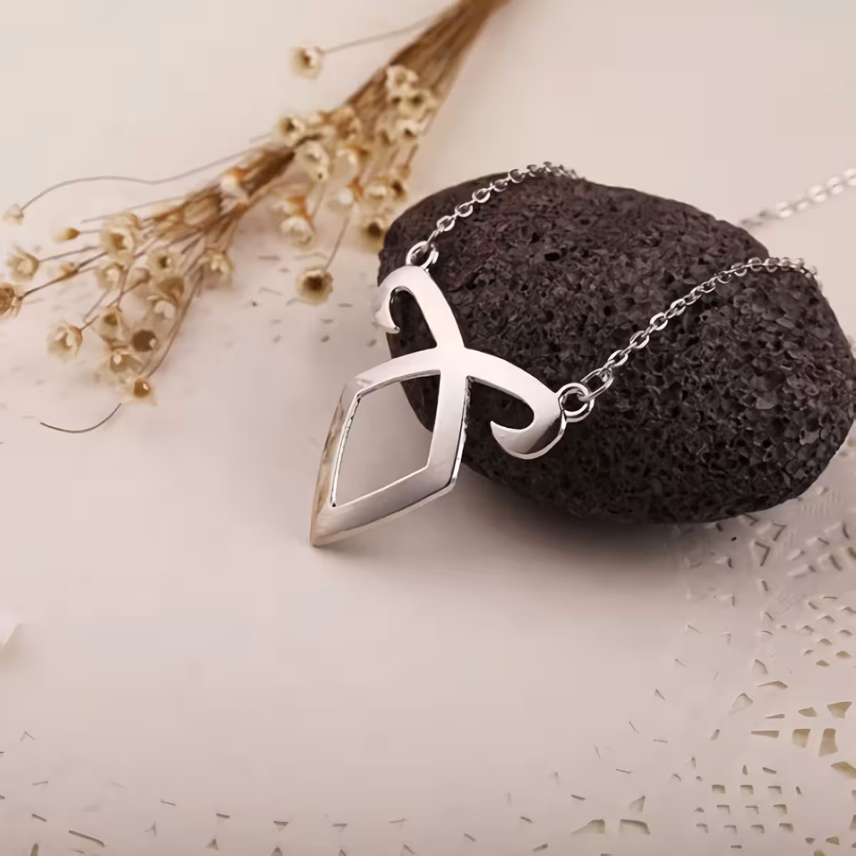 Pandantiv cu simbol Shadowhunters Colier decorativ cu simbol iconic din Shadowhunters