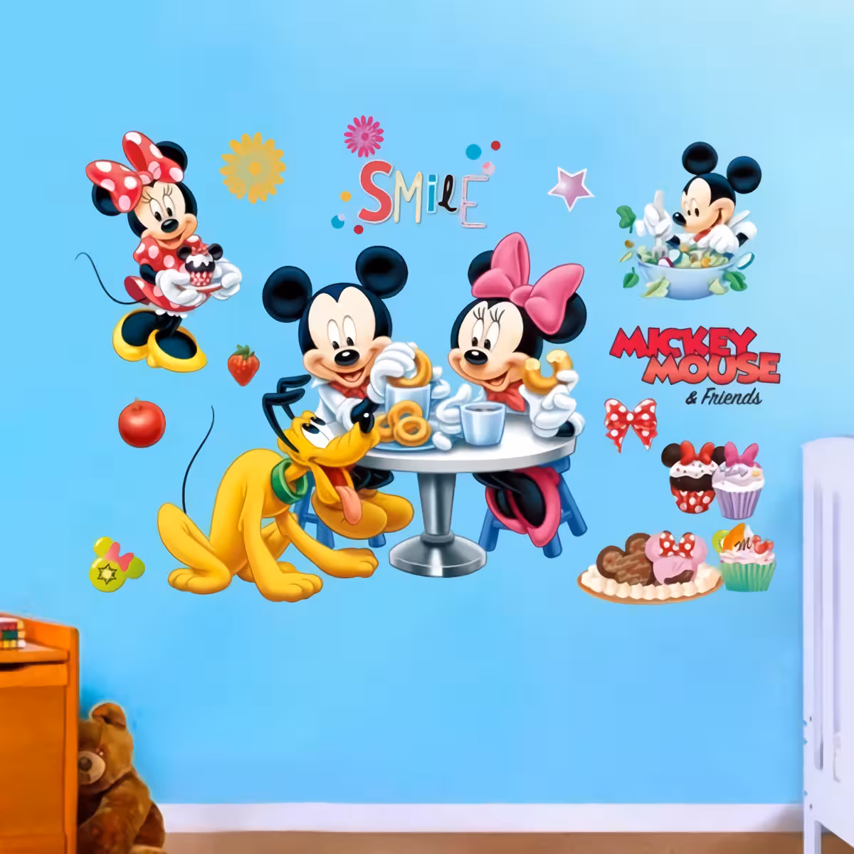 Decor perete pentru creșă cu Mickey Mouse Autocolant perete ideal pentru camera de bebeluș sau grădiniță cu Mickey Mouse