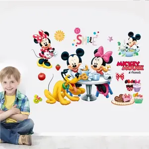 Autocolant decorativ Mickey Mouse pentru perete în camera copiilor