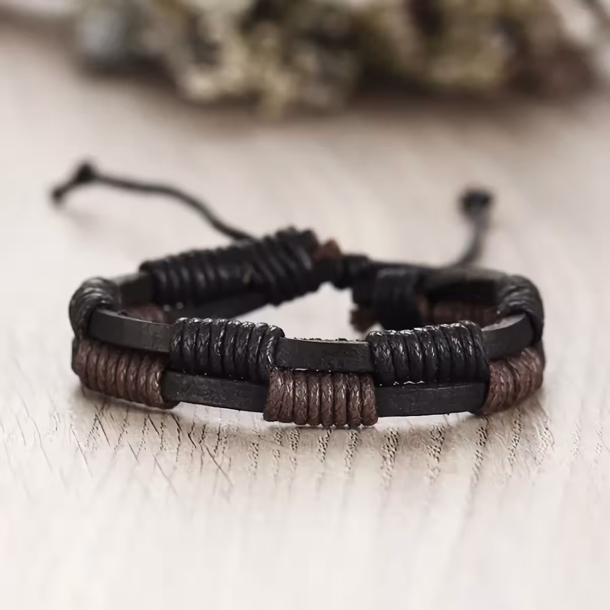 Brățări negre din piele pentru bărbați – la modă Brățări bărbătești negre, elegante și moderne – set fashion