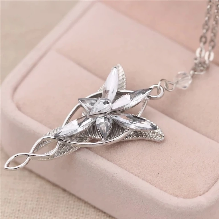 Lănțișor tematic Stăpânul Inelelor – model Arwen, ideal de oferit în dar