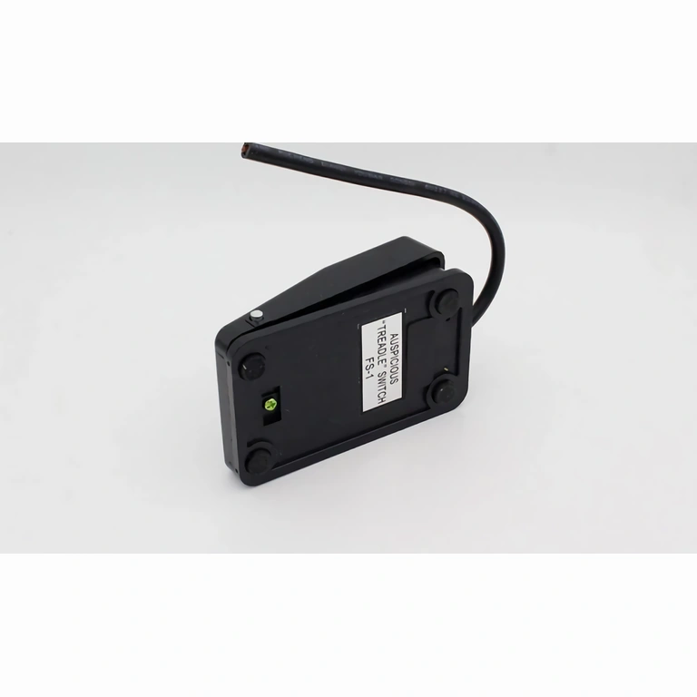 Comutator electric pe fir – tip pedală Întrerupător electric cu buton de picior montat pe cablu
