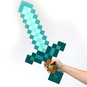 Sabie jucărie Minecraft cu aspect de diamant, realizată din spumă EVA