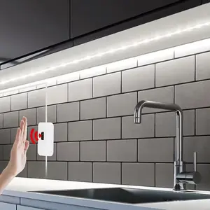 Bandă LED 3m cu senzor de mișcare ideală pentru mobila de bucătărie