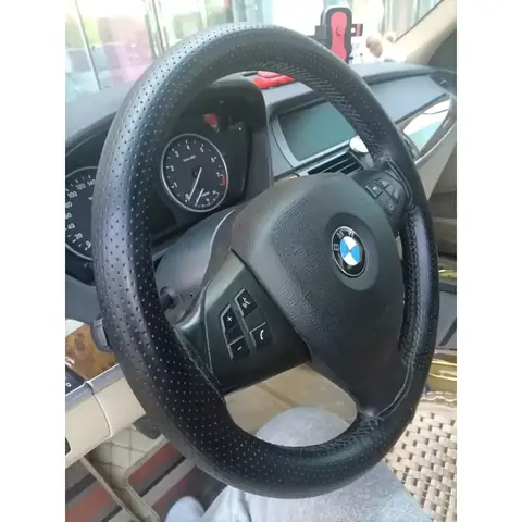 Husă volan cu montaj facil prin cusătură manuală
