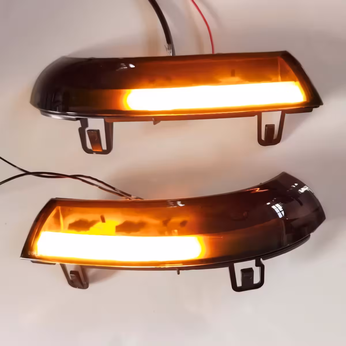 Semnalizare LED dinamică Golf / Passat Semnalizare secvențială cu LED pentru oglinzi Golf 5, Golf 6, Passat B6 – plug & play