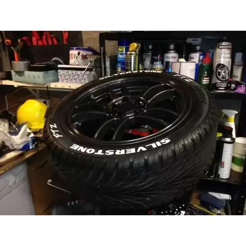 Marker cu vopsea albă și vârf rotund Marker cu vopsea albă și vârf de scriere de 2 mm grosime