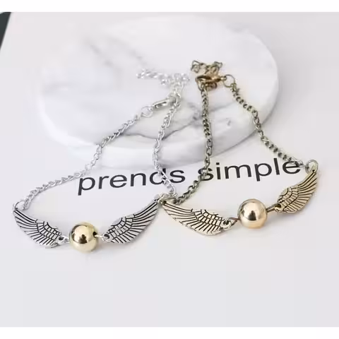 Brățară elegantă aurie cu Snitch, perfectă pentru fanii seriei