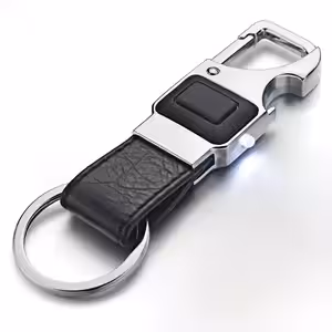 Breloc din piele cu finisaje metalice, ideal pentru bărbați eleganți