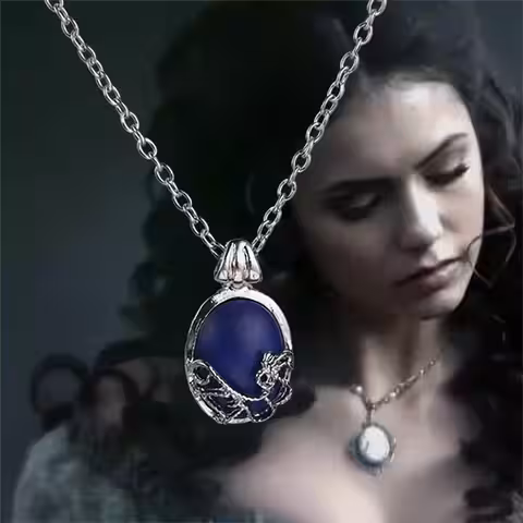 Colier Elena Gilbert cu Lapis Lazuli Lănțișor cu pandantiv Lapis Lazuli purtat de Elena Gilbert în The Vampire Diaries