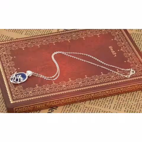 Cadou ideal pentru fanii The Vampire Diaries: colier cu piatră Lapis Lazuli