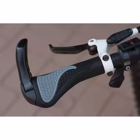 Kerékpár kormány kürtjei elektromos robogó markolat rögzítő gyűrűkkel fekete ujjú lock-on mtb ERGONOMIKUS