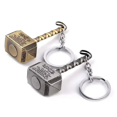 Breloc Avengers – ciocanul lui Thor Accesoriu Avengers cu breloc tematic ciocanul lui Thor