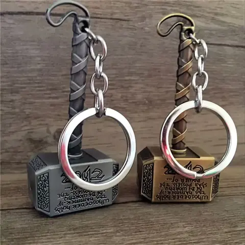 Breloc Mjolnir metalic Breloc stil Thor – ciocan Mjolnir turnat din metal rezistent