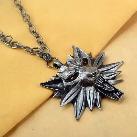 Medalion cap de lup The Witcher Medalion cu cap de lup din The Witcher, ideal pentru fani