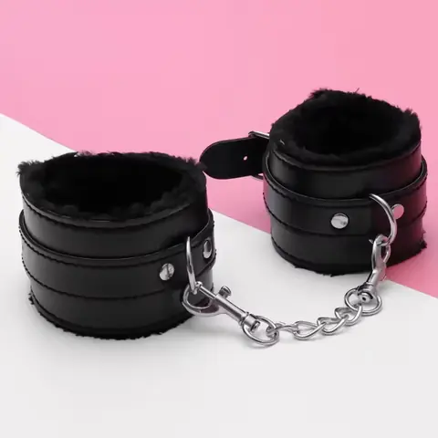Accesoriu ideal pentru dominație și supunere în cuplu