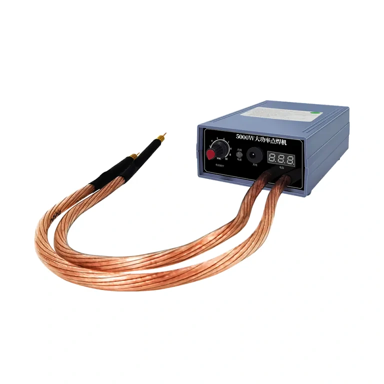 Přenosný svářeč s nastavitelným výkonem pro niklové pásky