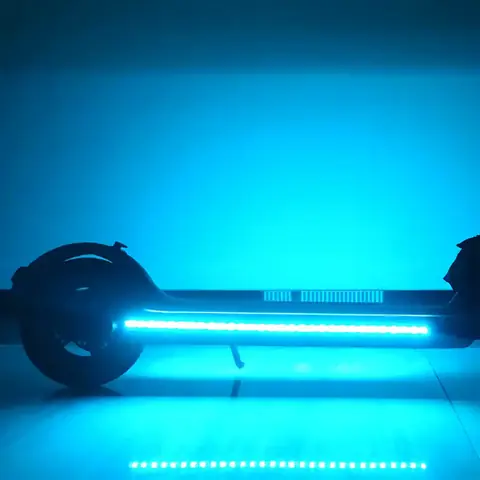 Benzi LED colorate pentru trotinete electrice Lumini LED multicolore pentru efecte vizuale pe trotinete