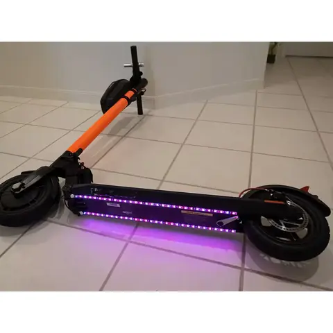 Benzi LED ce se montează lateral pe trotinete