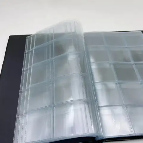 Album cu 10 pagini pentru organizarea a până la 150 monede