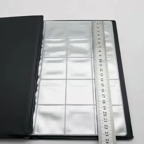 Album compact pentru colecționari cu protecție împotriva prafului
