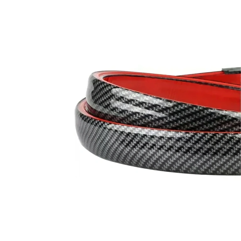 Spoiler s karbonovým vzhledem a LED páskem pro brzdu