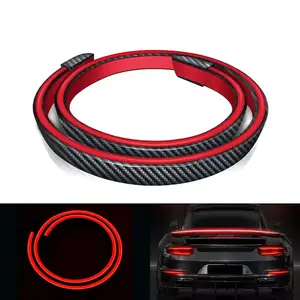 Eleron universal din carbon cu bandă LED și lumină stop frână