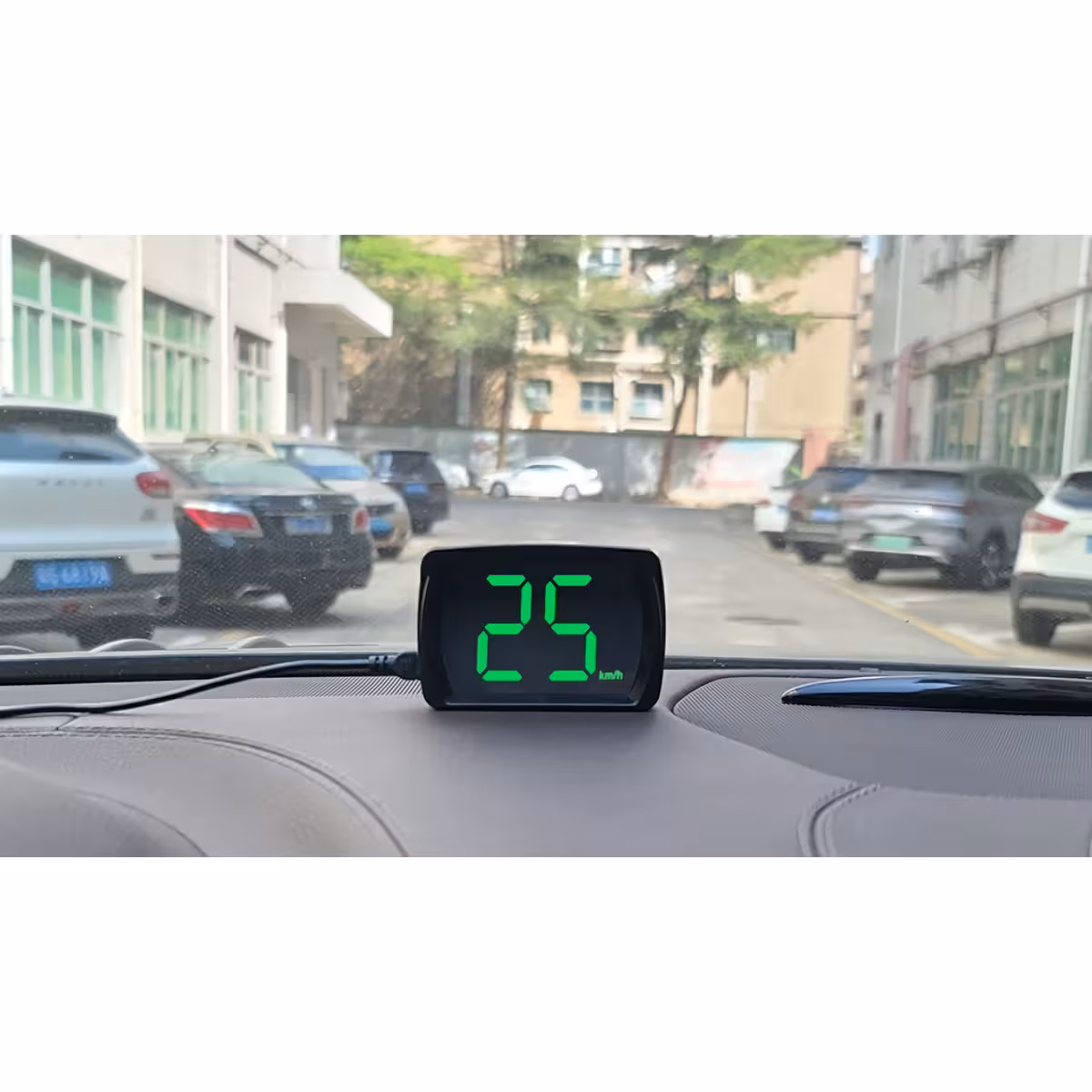Vitezometru GPS cu afișaj luminos Dispozitiv GPS pentru măsurarea vitezei, vizibil în lumina soarelui