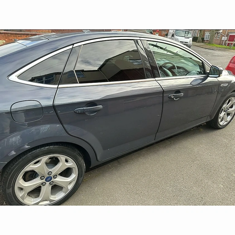 Bandă cauciuc pentru protejarea laterală a ușilor autoturismului