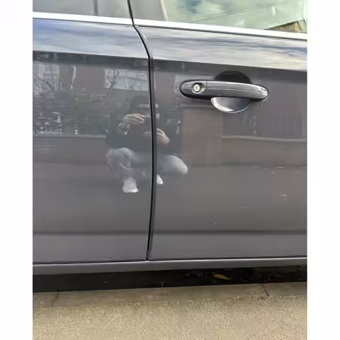 Bandă neagră pentru protejarea marginilor ușilor de zgârieturi și lovituri