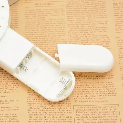 Lupă cu iluminare LED alb și UV, funcționează cu 2 baterii AAA (neincluse)