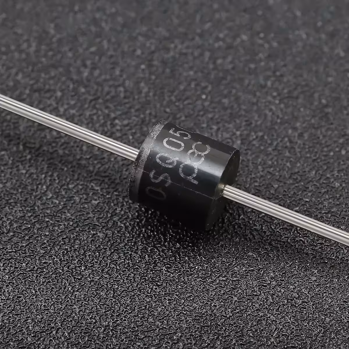 Diodă fotovoltaică 30A 50V Diodă fotovoltaică Schottky cu curent nominal 30A și tensiune 50V