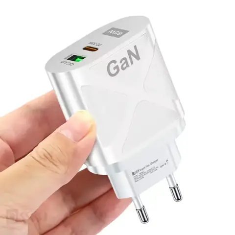 Încărcător 65W USB-C alb cu tehnologie GaN și design elegant